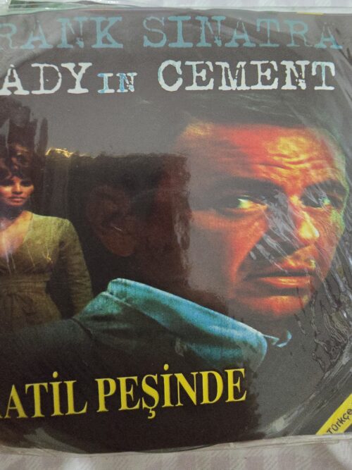 katil peşinde